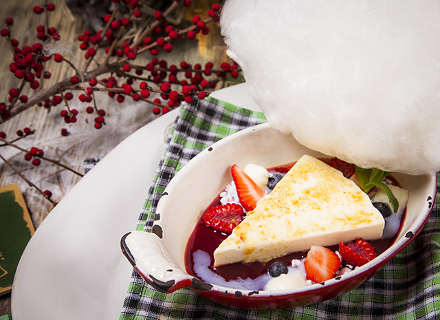 Рецепт для воскресного завтрака: чизкейк с лесными ягодами